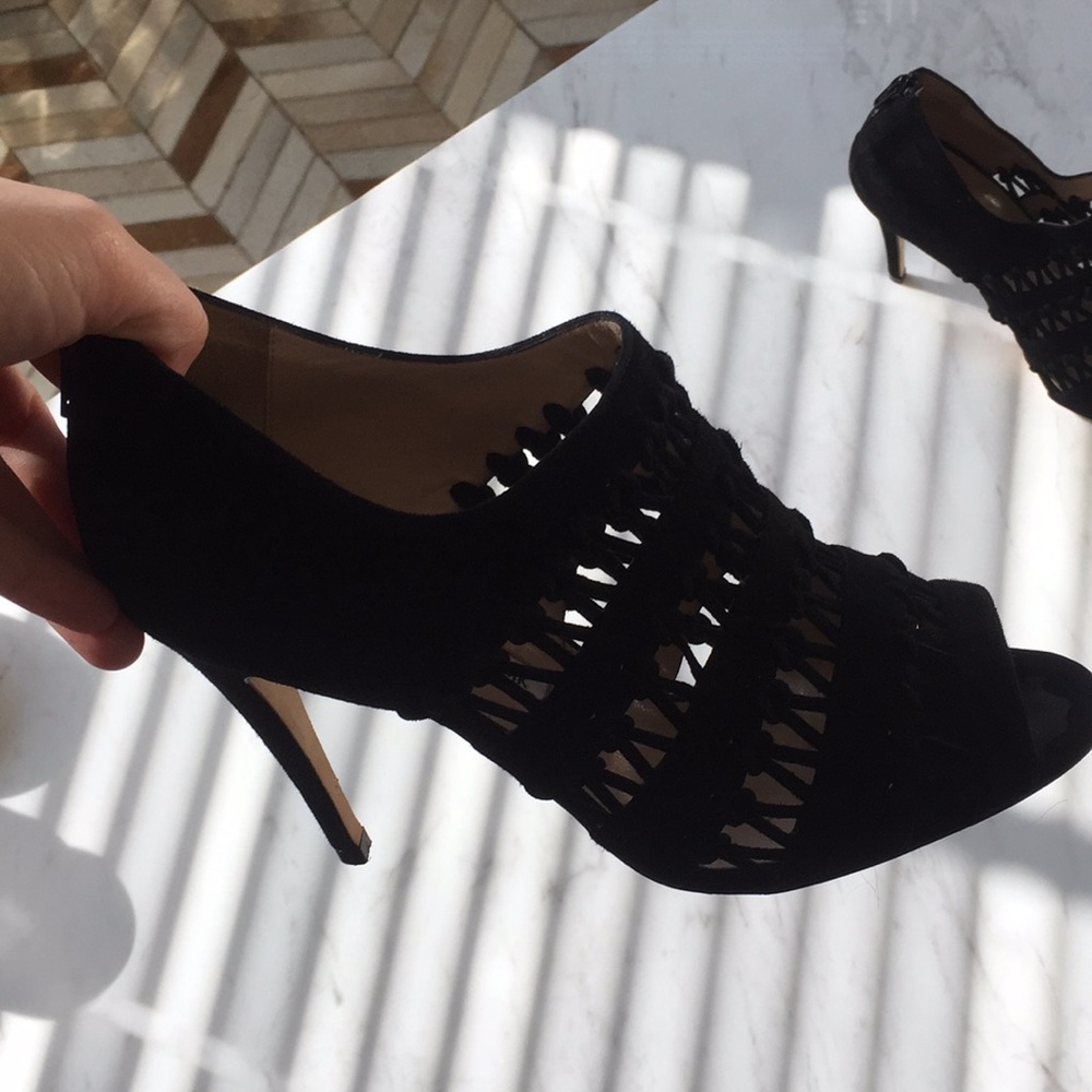 Manolo Blahnik crochet open toe pumps! Worn once.